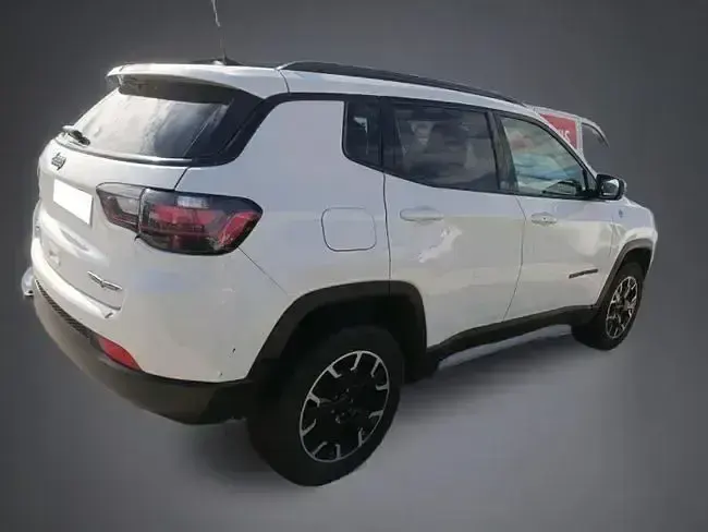 Käytetty Jeep Compass Trailhawk 241 HP (177 kW) 2022 Valkoinen Katumaasturi