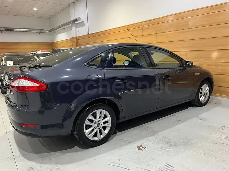 Usado Ford Mondeo Trend 140 CV (102 kW) 2009 Azul Berlina