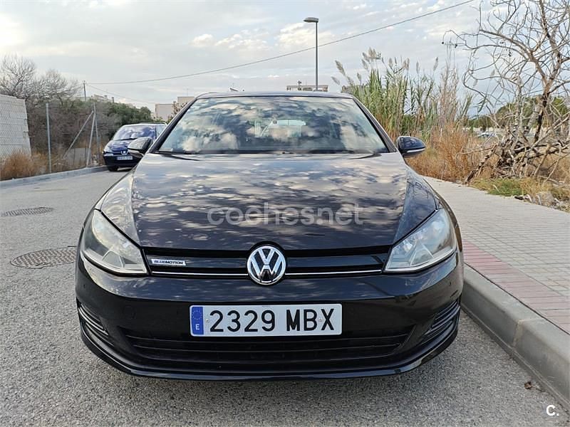 Usado VW Golf VII 110 CV (80 kW) 2013 Negro Berlina