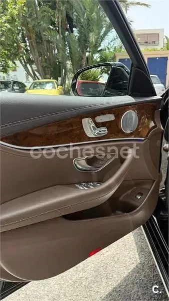 Usado Mercedes E220 194 CV (142 kW) 2016 Negro Berlina