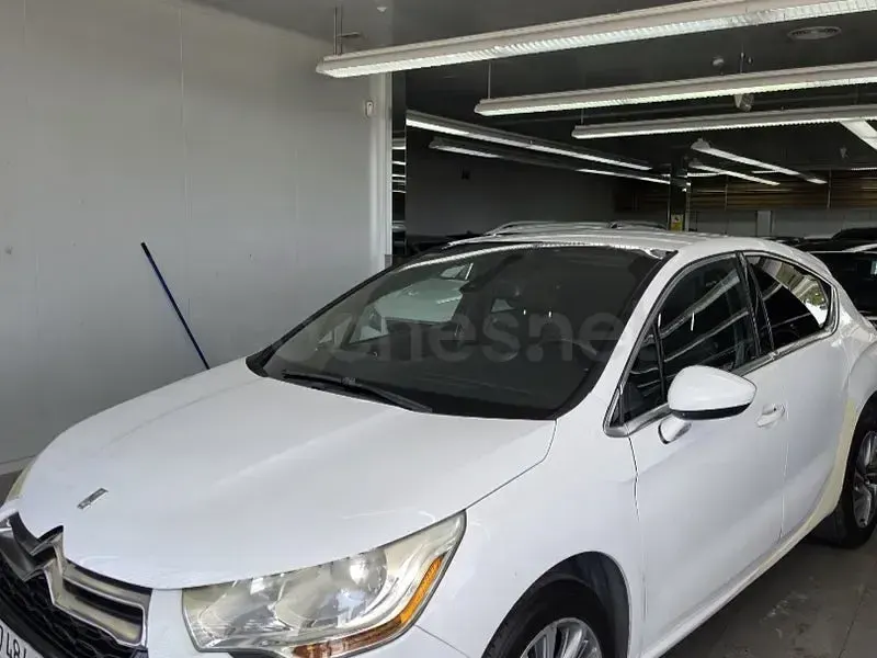 Usado Citroën DS4 Style 112 CV (82 kW) 2012 Blanco Utilitario