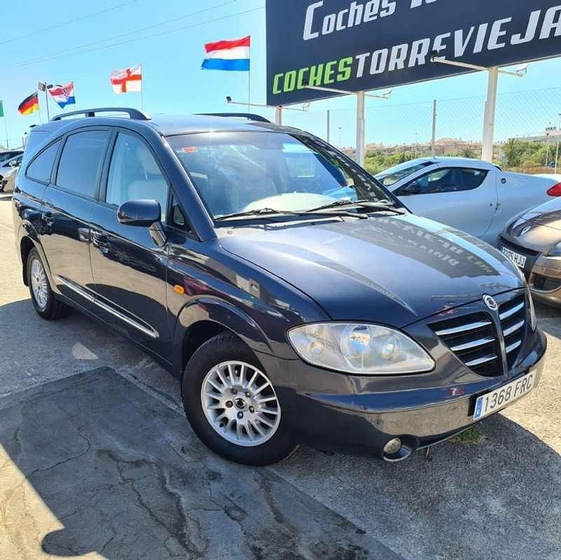 Usado Ssangyong (KGM) Rodius 165 CV (121 kW) 2007 Negro Monovolumen