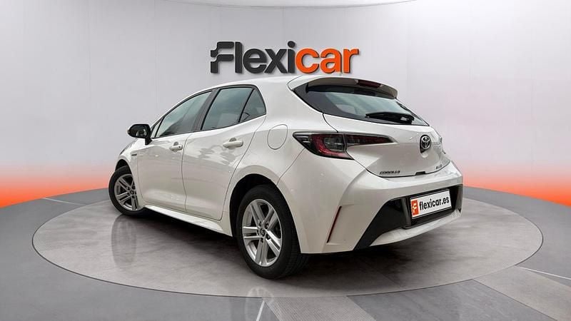 Usado Toyota Corolla Active 122 CV (89 kW) 2020 Blanco Berlina