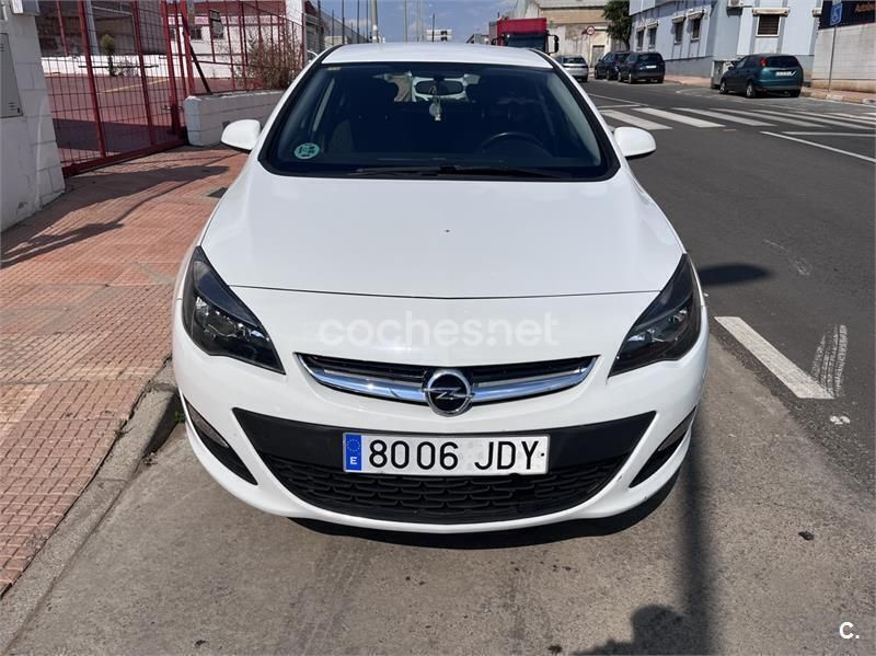 Usado Opel Astra Business 110 CV (80 kW) 2015 Blanco Berlina