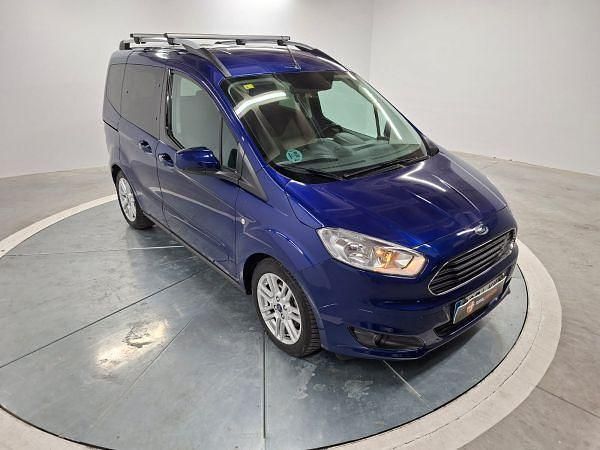 Usado Ford Tourneo Courier Trend 100 CV (73 kW) 2018 Azul Monovolumen