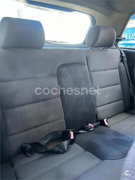 Usado Audi A3 Attraction 101 CV (74 kW) 2000 Gris / plata Utilitario