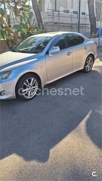 Usado Lexus IS220d Luxury Line 177 CV (130 kW) 2007 Gris / plata Berlina