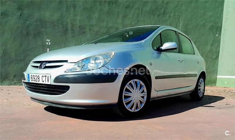 Usado Peugeot 307 90 CV (66 kW) 2004 Gris / plata Berlina