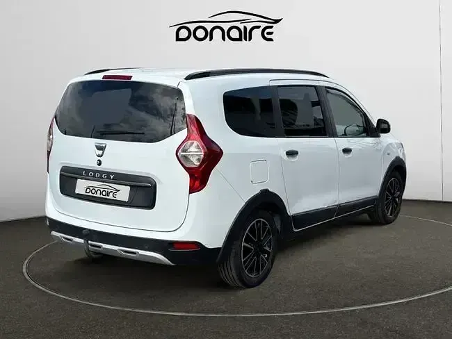 Usado Dacia Lodgy Comfort 115 CV (84 kW) 2020 Blanco Monovolumen
