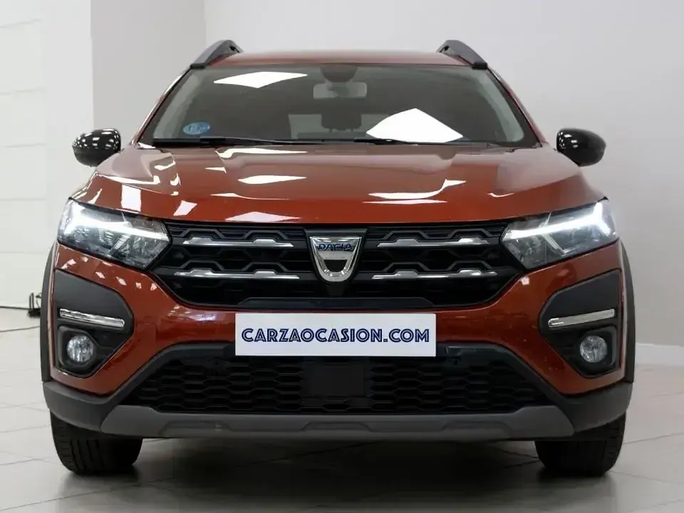 Usado Dacia Jogger Extreme 100 CV (73 kW) 2022 Naranja Monovolumen