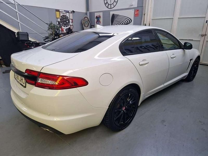 Usado Jaguar XF Sportbrake R-Sport 200 CV (147 kW) 2014 Blanco Familiar