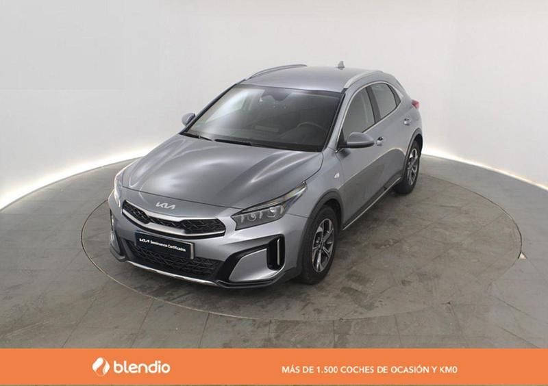 Usado Kia XCeed 100 CV (73 kW) 2025 Gris SUV