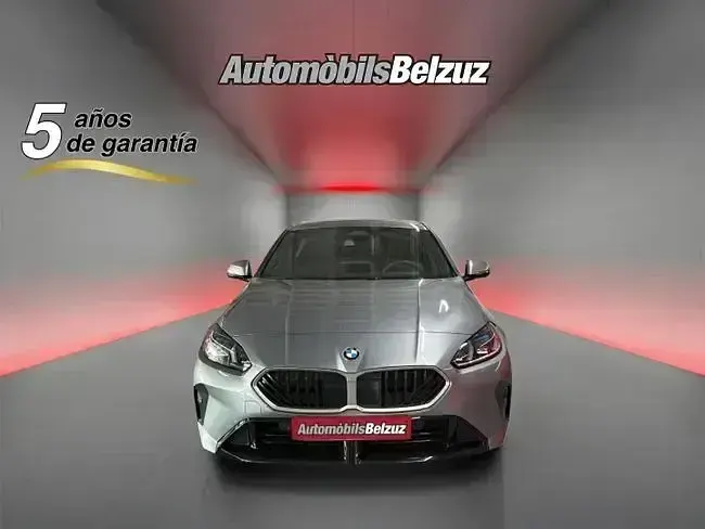 Usado BMW 120 Sport Line 170 CV (125 kW) 2025 Gris Utilitario