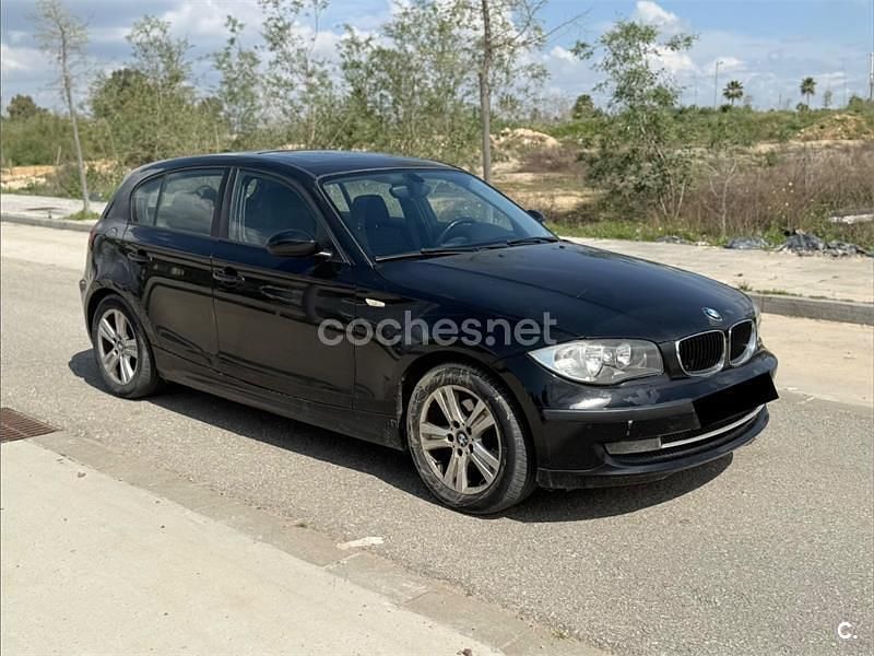 Usado BMW 118 122 CV (89 kW) 2008 Negro Utilitario