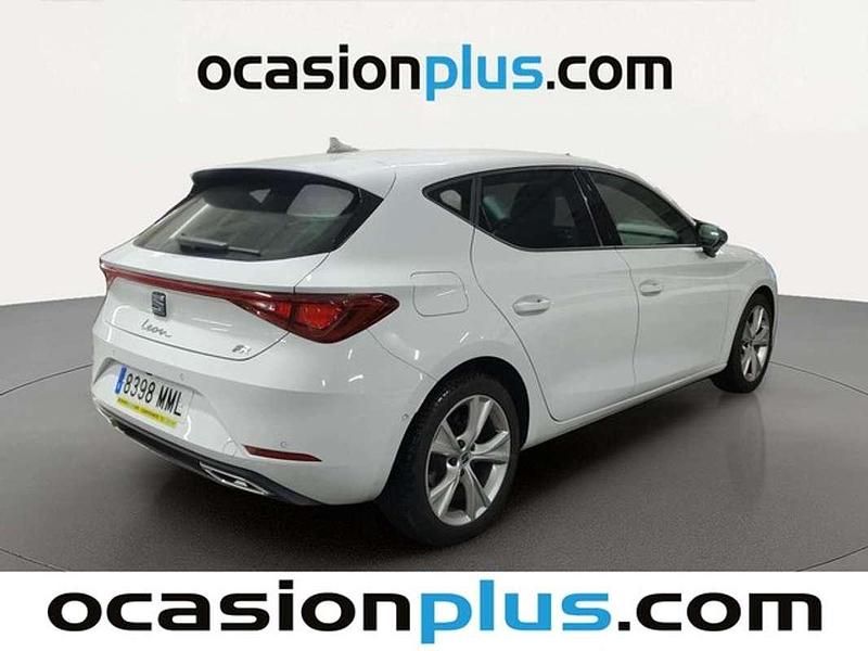 Usado Seat Leon FR 150 CV (110 kW) 2023 Blanco Utilitario