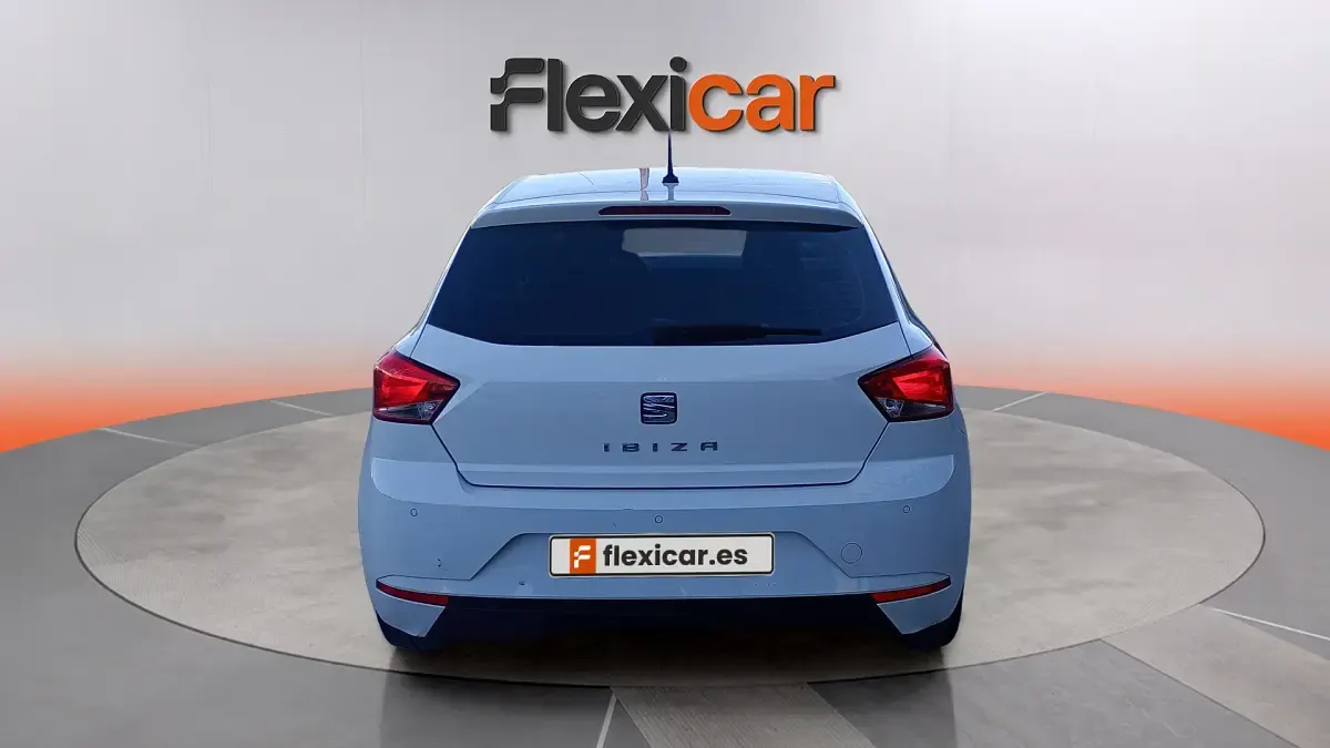 Usado Seat Ibiza Reference 95 CV (69 kW) 2019 Blanco Utilitario
