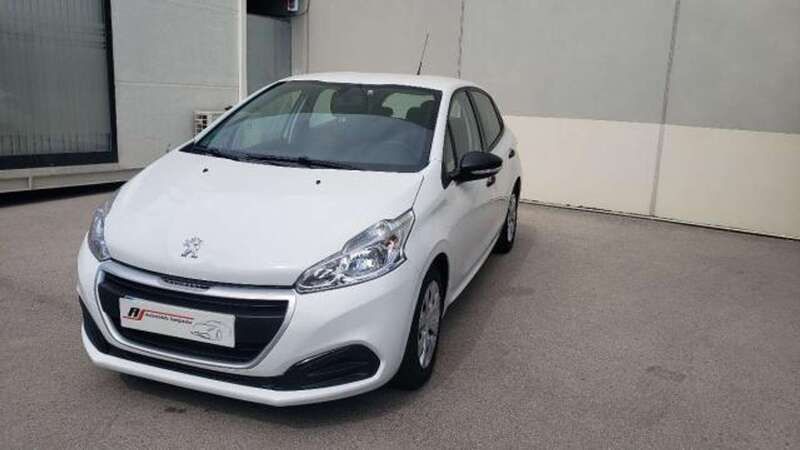 Blanco Usado 2017 Peugeot 208 Access Utilitario | 9300 € (Precio justo) - Imagen 1/4