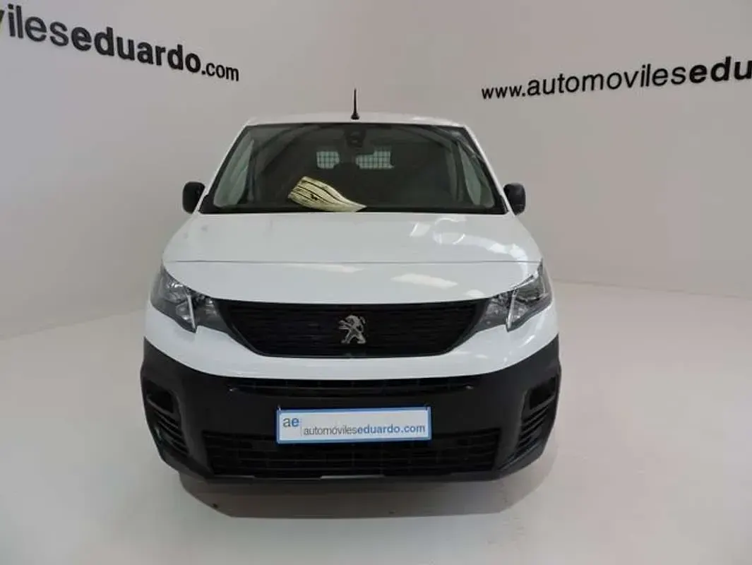 Usado Peugeot Partner 102 CV (75 kW) 2021 Blanco Monovolumen