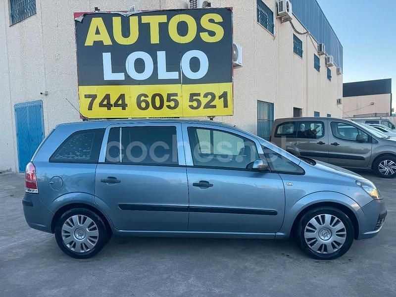 Gris / plata Usado 2007 Opel Zafira Enjoy Monovolumen | 4450 € (Precio justo) - Imagen 1/4