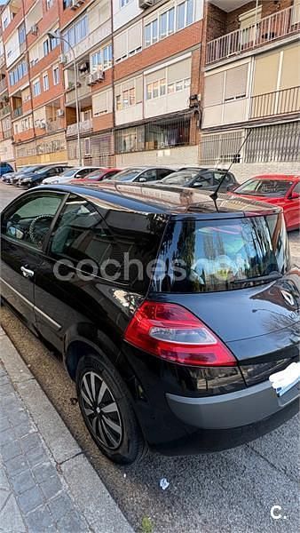 Usado Renault Mégane II 85 CV (62 kW) 2006 Negro Berlina