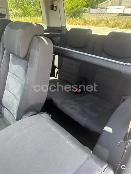 Usado VW Touran Sport 140 CV (102 kW) 2015 Negro Monovolumen