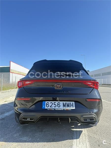 Usado Cupra Leon 190 CV (139 kW) 2023 Negro Berlina