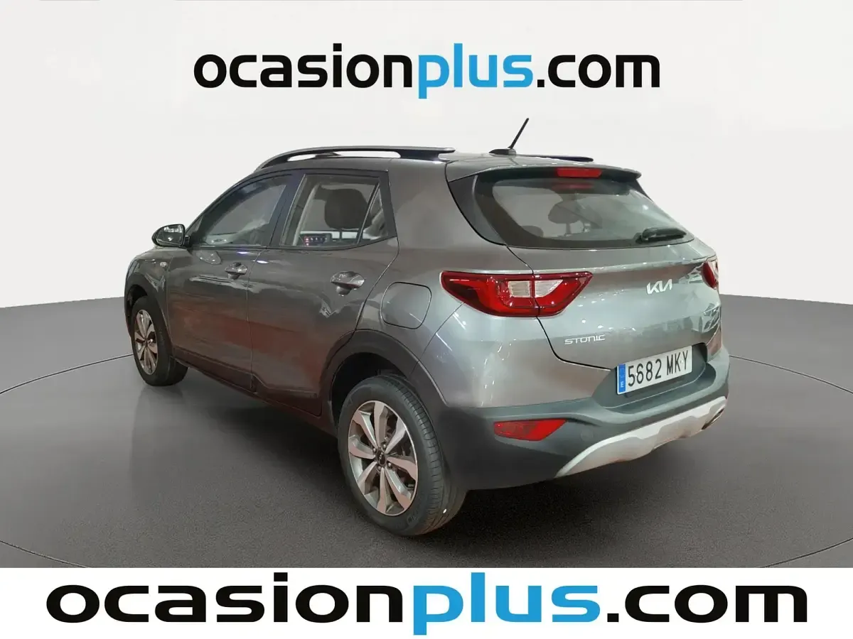 Usado Kia Stonic 84 CV (61 kW) 2023 Gris SUV