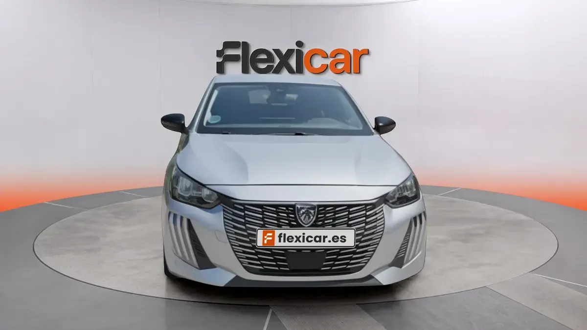 Usado Peugeot 208 Allure 101 CV (74 kW) 2025 Gris Utilitario