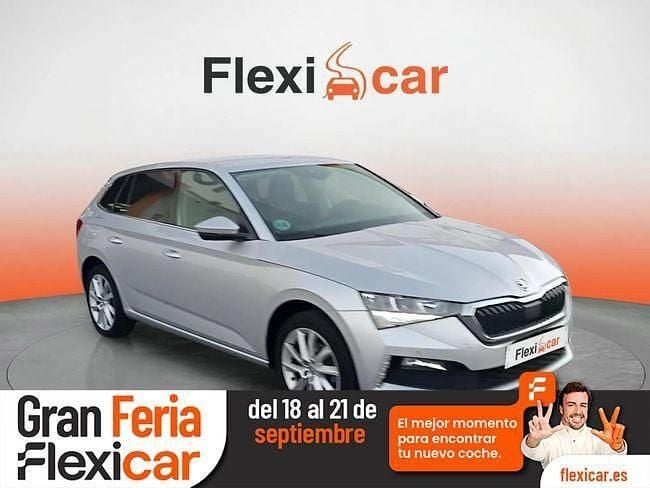 Gris Usado 2022 Skoda Scala Utilitario | 15.990 € (Precio justo) - Imagen 1/4