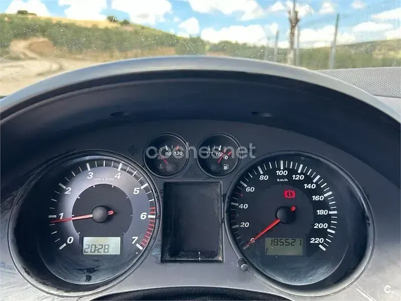 Usado Seat Ibiza Stella 75 CV (55 kW) 2003 Negro Utilitario