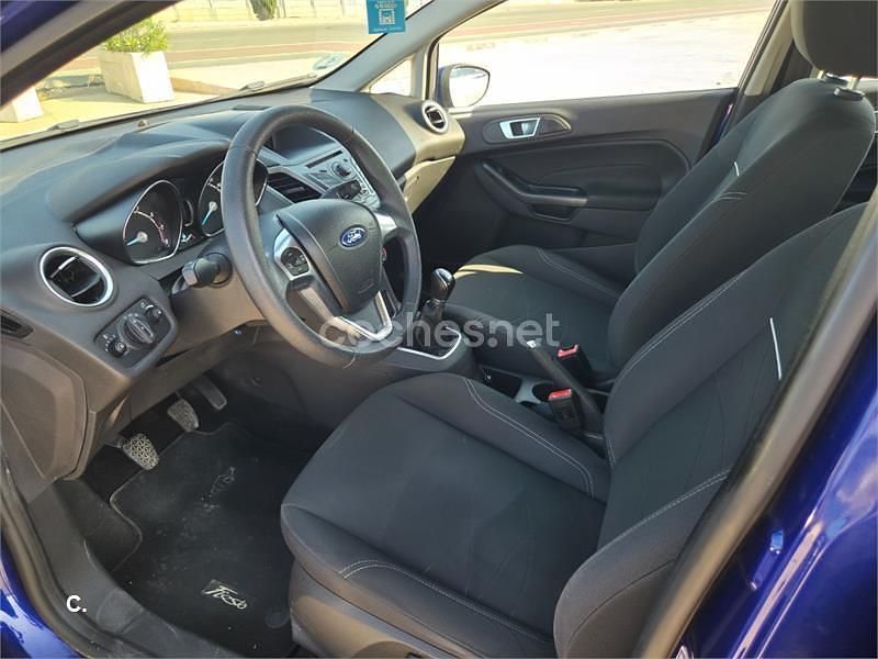 Usado Ford Fiesta Trend 82 CV (60 kW) 2015 Azul Berlina