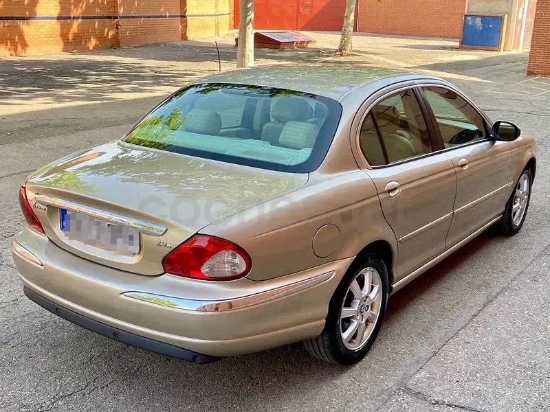 Usado Jaguar X-type Executive 130 CV (95 kW) 2005 Beige Berlina