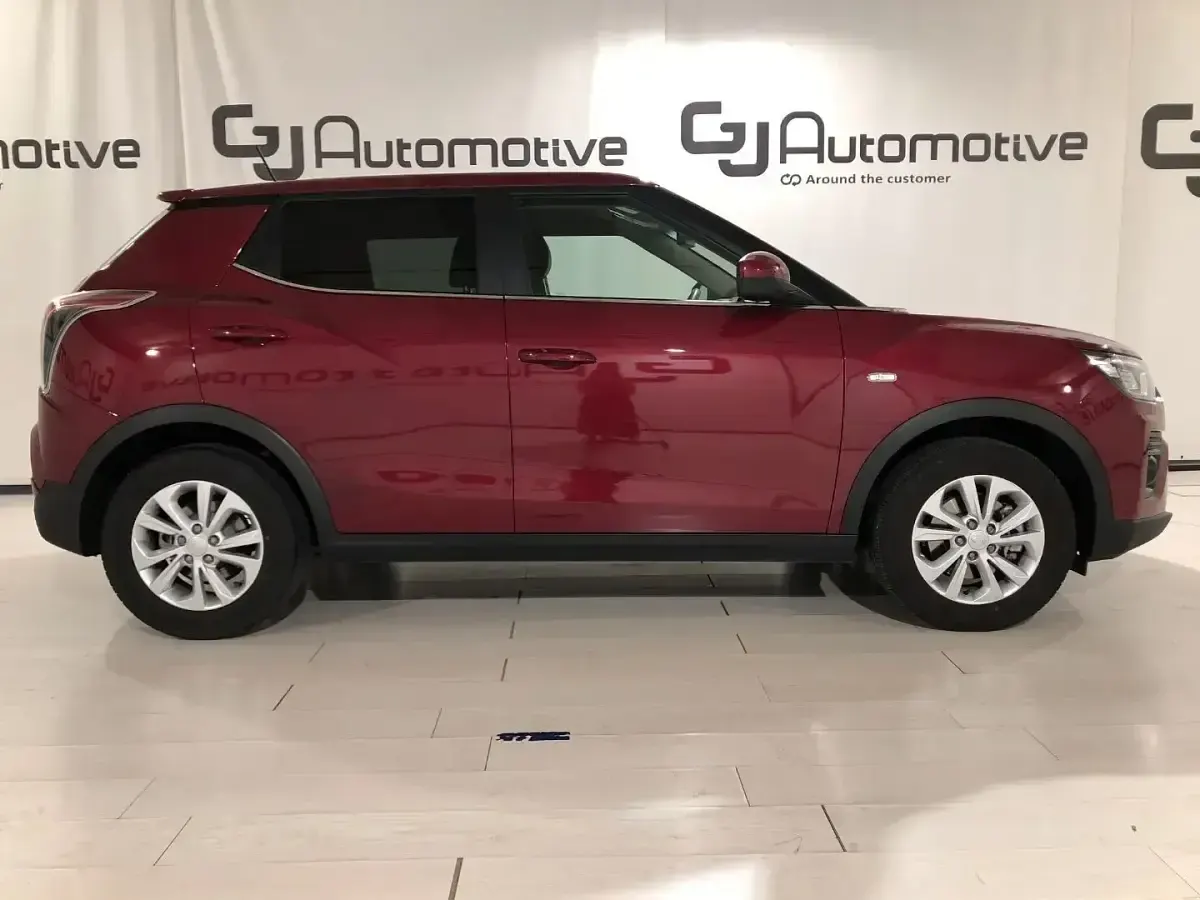 Usado SsangYong Tivoli 128 CV (94 kW) 2023 Rojo SUV