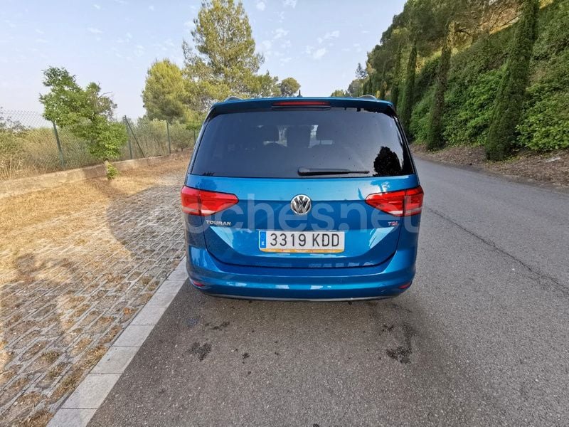 Usado VW Touran Advance 115 CV (84 kW) 2017 Azul Monovolumen