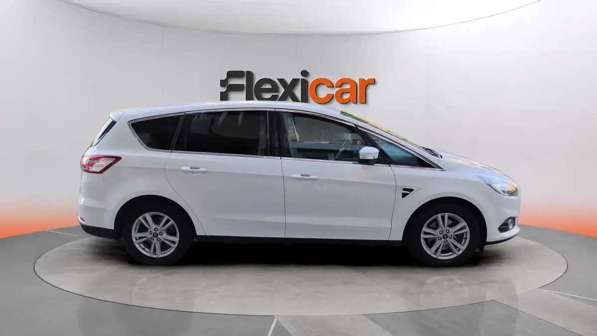 Usado Ford S-MAX Titanium 160 CV (117 kW) 2017 Blanco Monovolumen