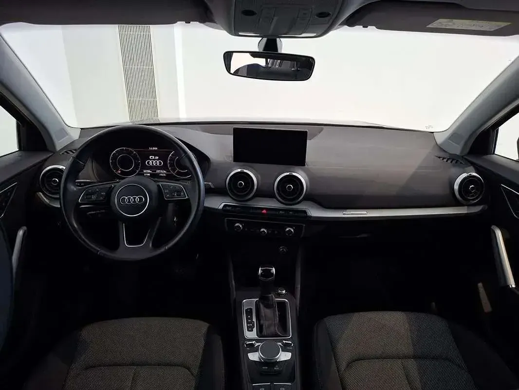 Usado Audi Q2 S-Line 116 CV (85 kW) 2023 Gris SUV