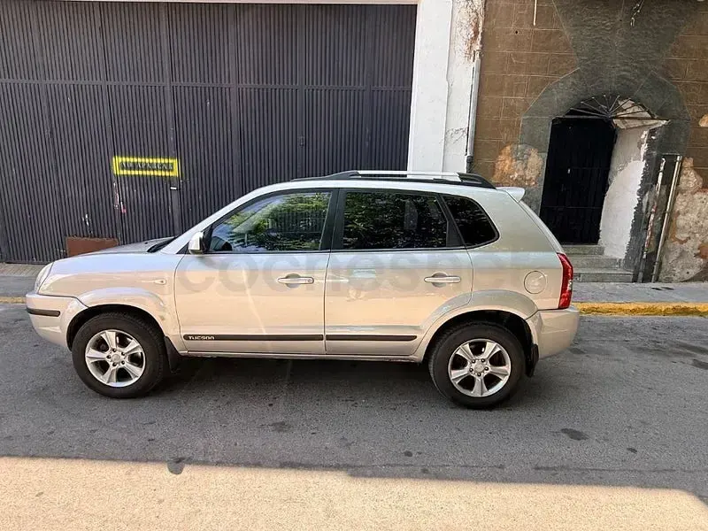 Usado Hyundai Tucson Comfort 140 CV (102 kW) 2006 Gris / plata SUV