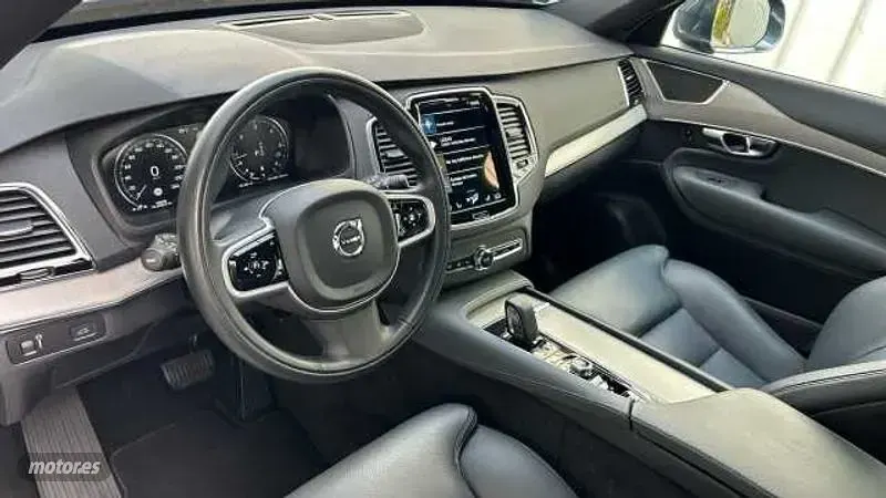 Usado Volvo XC90 Momentum 235 CV (172 kW) 2021 Azul SUV