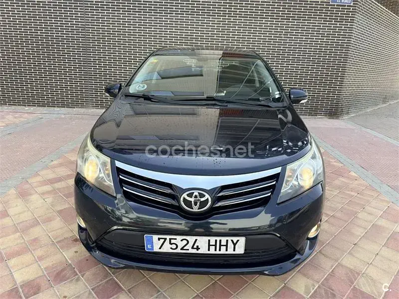 Usado Toyota Avensis Advance 124 CV (91 kW) 2012 Azul Berlina