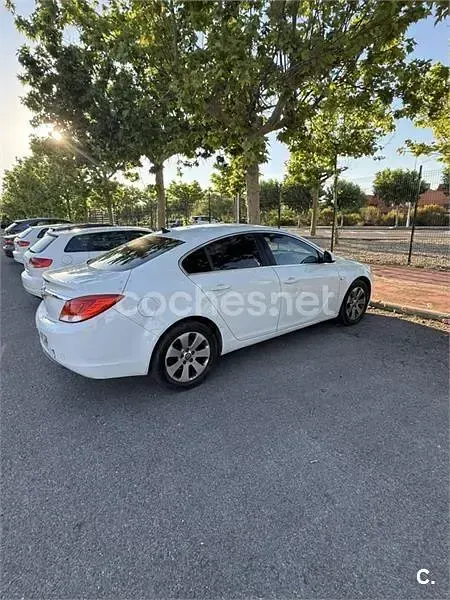 Usado Opel Insignia Edition 160 CV (117 kW) 2009 Blanco Berlina