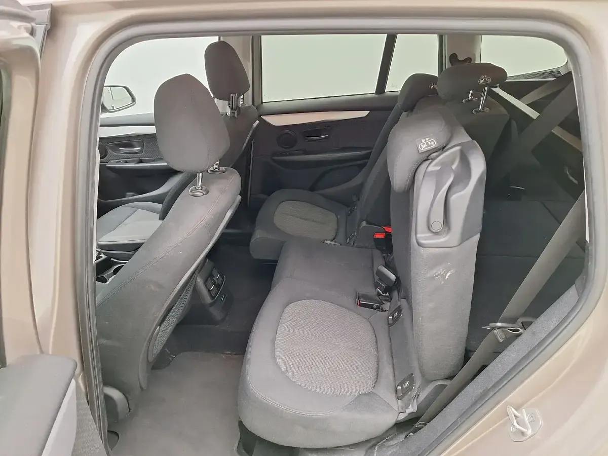 Usado BMW 218 150 CV (110 kW) 2021 Gris Familiar