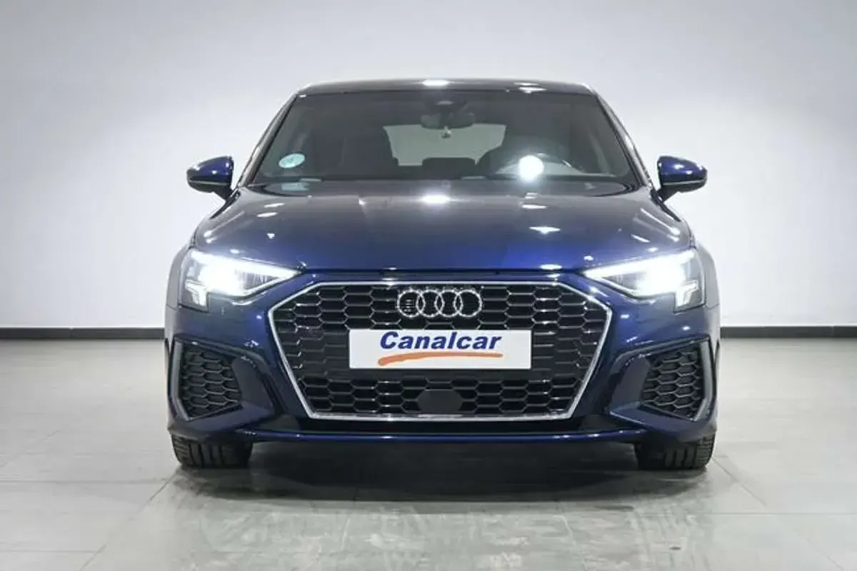 Usado Audi A3 Sportback S-Line 150 CV (110 kW) 2021 Azul Utilitario