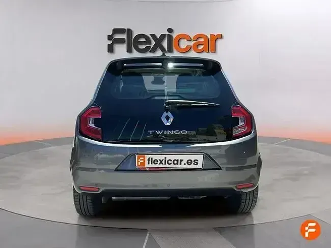 Usado Renault Twingo Zen 93 CV (68 kW) 2020 Gris Utilitario