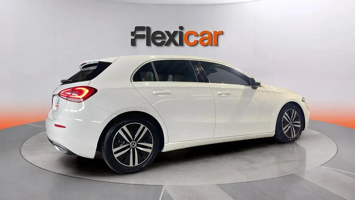Usado Mercedes A180 116 CV (85 kW) 2022 Blanco Berlina