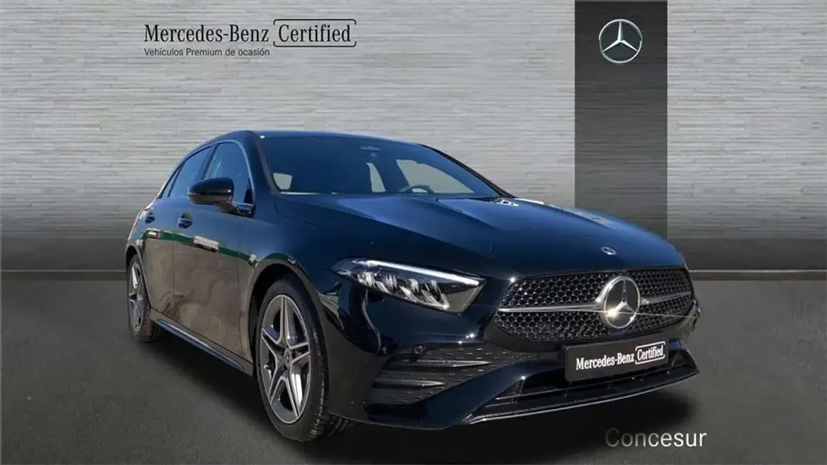 Usado Mercedes A180 109 CV (80 kW) 2025 Negro Utilitario