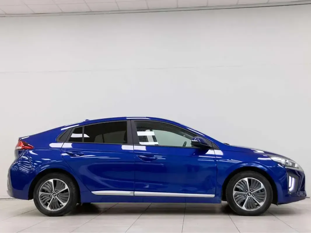 Usado Hyundai Ioniq 141 CV (103 kW) 2022 Azul Utilitario