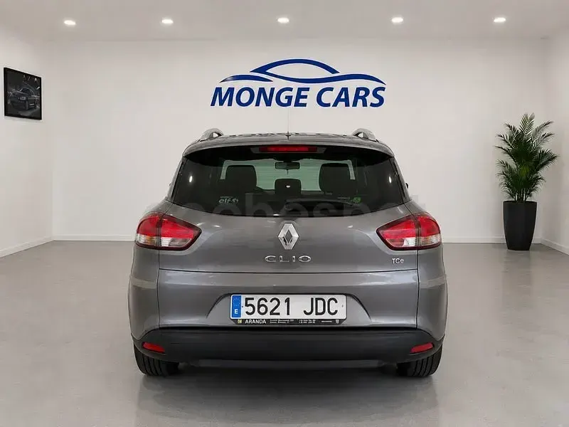 Usado Renault Clio IV 90 CV (66 kW) 2015 Gris / plata Berlina