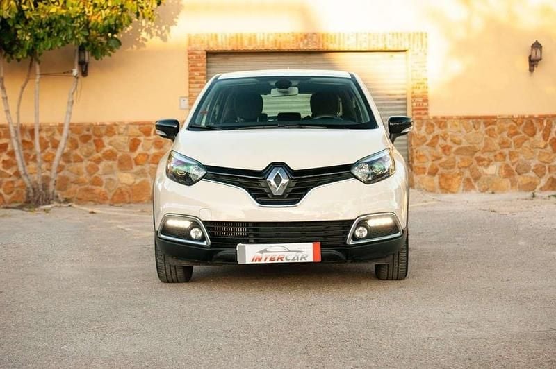Usado Renault Captur Intens 90 CV (66 kW) 2016 Beige SUV