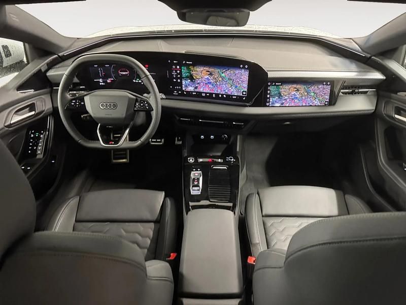 Usado Audi A6 e-tron S-Line 198 kW (270 CV) 2025 Blanco Familiar
