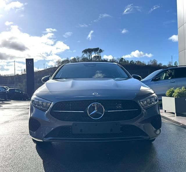 Nuevo Mercedes A160 218 CV (160 kW) 2025 Gris Berlina